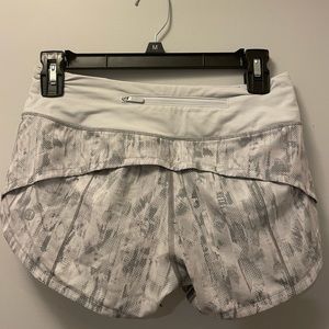 Size 2 Lululemon speed up shorts 2.5 in
